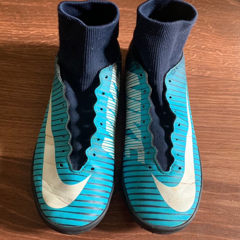 Nike mercurial soccer cleats size 6